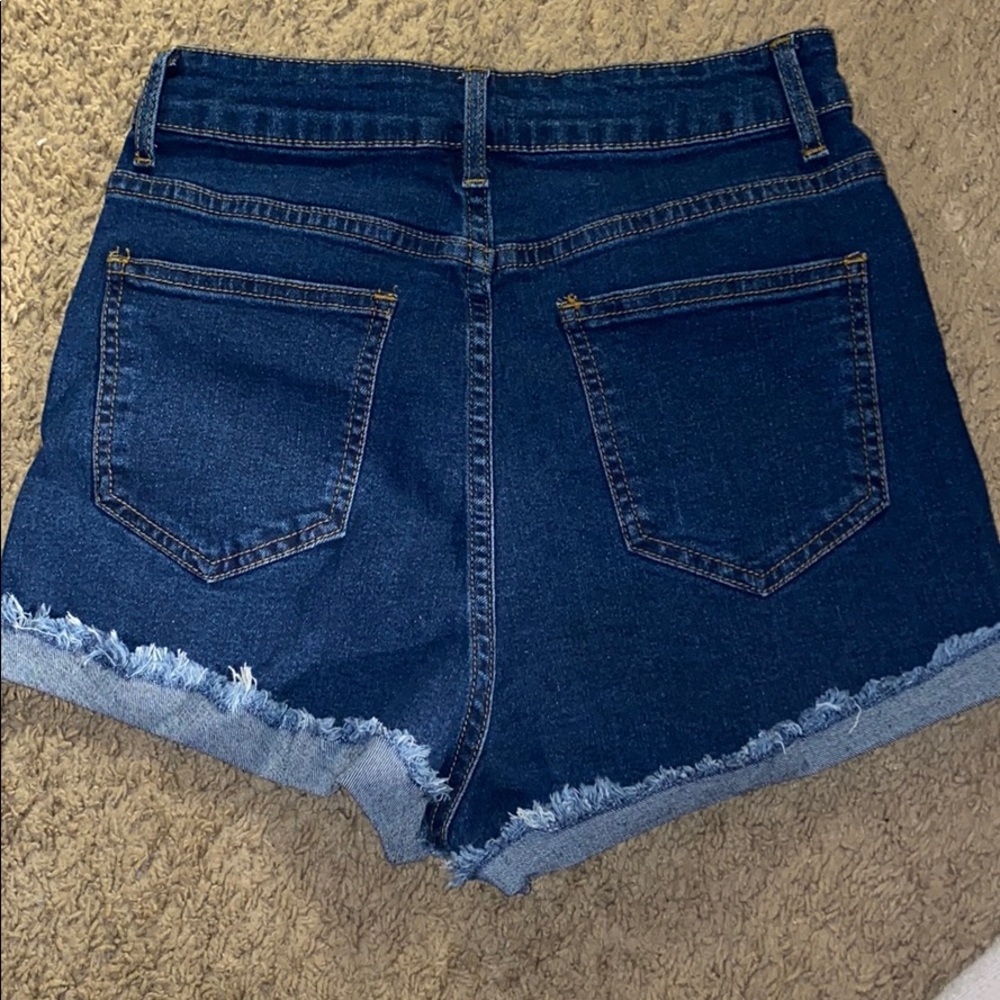 Shorts - Picture 2 of 3